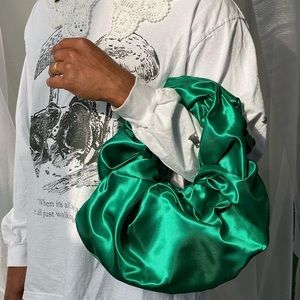 NEVER USED ROOM SHOP BAG